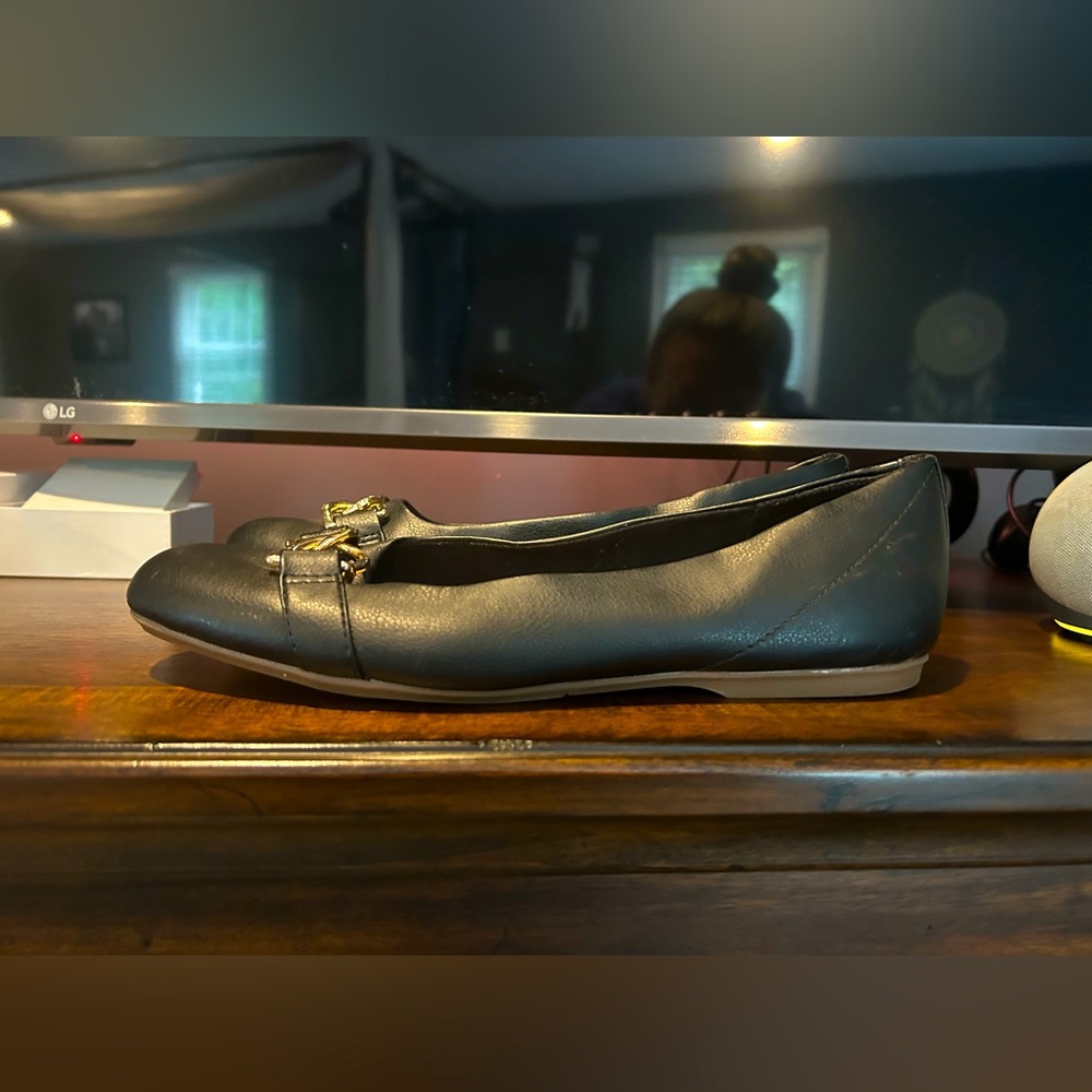 Women’s Flats - Picture 4 of 6